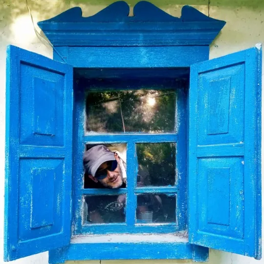 Аріф Багіров з вікна власної хати