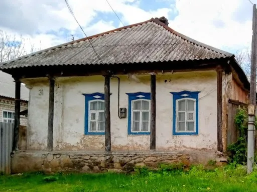 Лисичанськ, по тій же вулиці