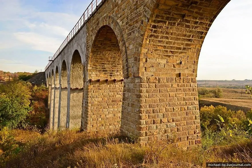 High pillars of the stone bridge/facebook.com/Luhansk.official