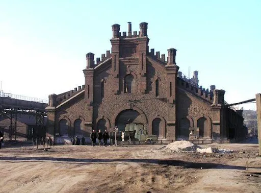 The building of the iron foundry shop of the Alchevsk Metallurgical Plant. A project by Alexey Beket