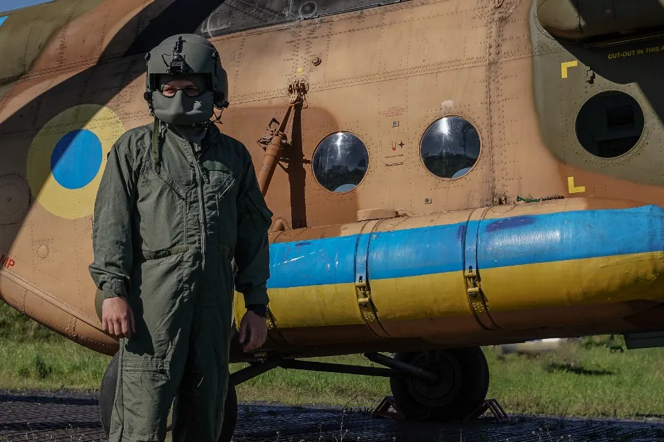 ЛЬОТЧИКИ 16-Ї ОКРЕМОЇ БРОДІВСЬКОЇ БРИГАДИ АРМІЙСЬКОЇ АВІАЦІЇ