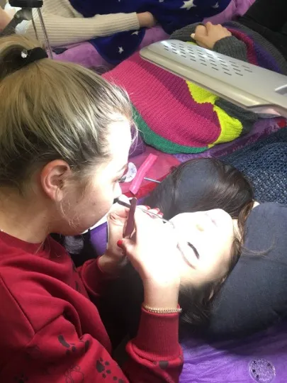 Майстриня з нарощування вій Ксенія Проценко