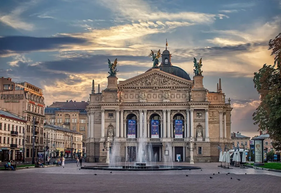 Оперний театр