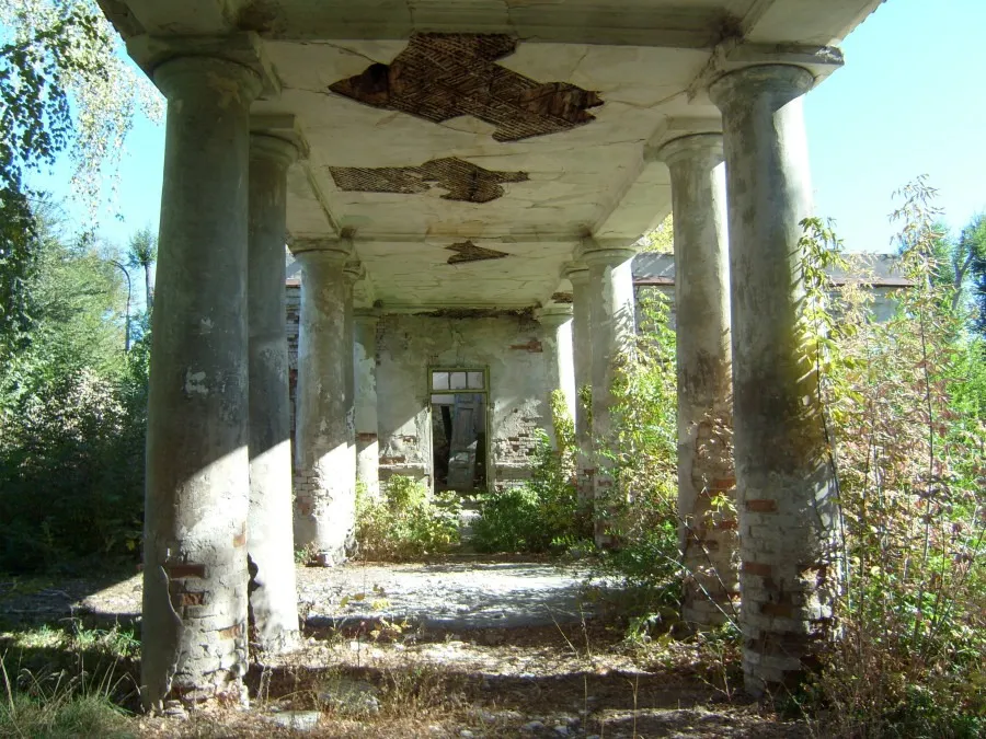 Дві колонади