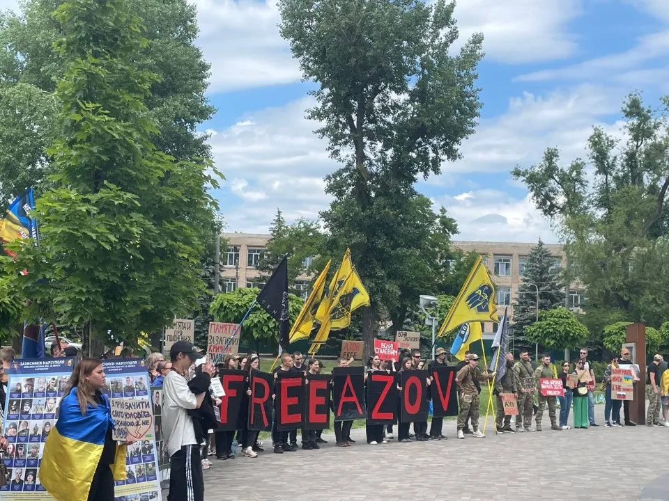 акція в підтримку азовців