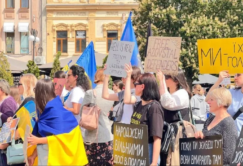 акція в підтримку азовців