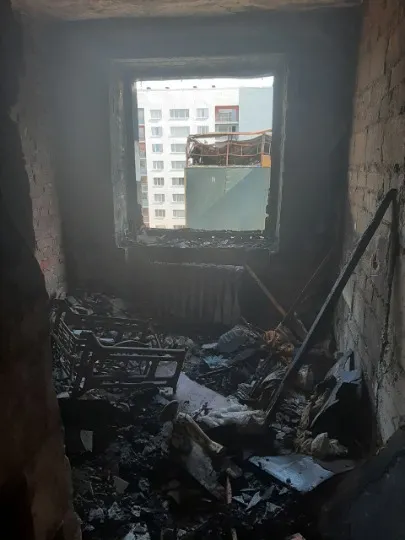 зруйнована кваритира Маріуполь