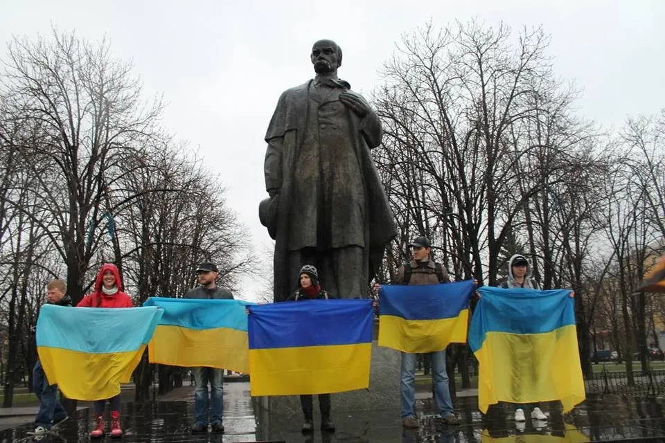 Майдан в Луганську. Фото з архіву героїні