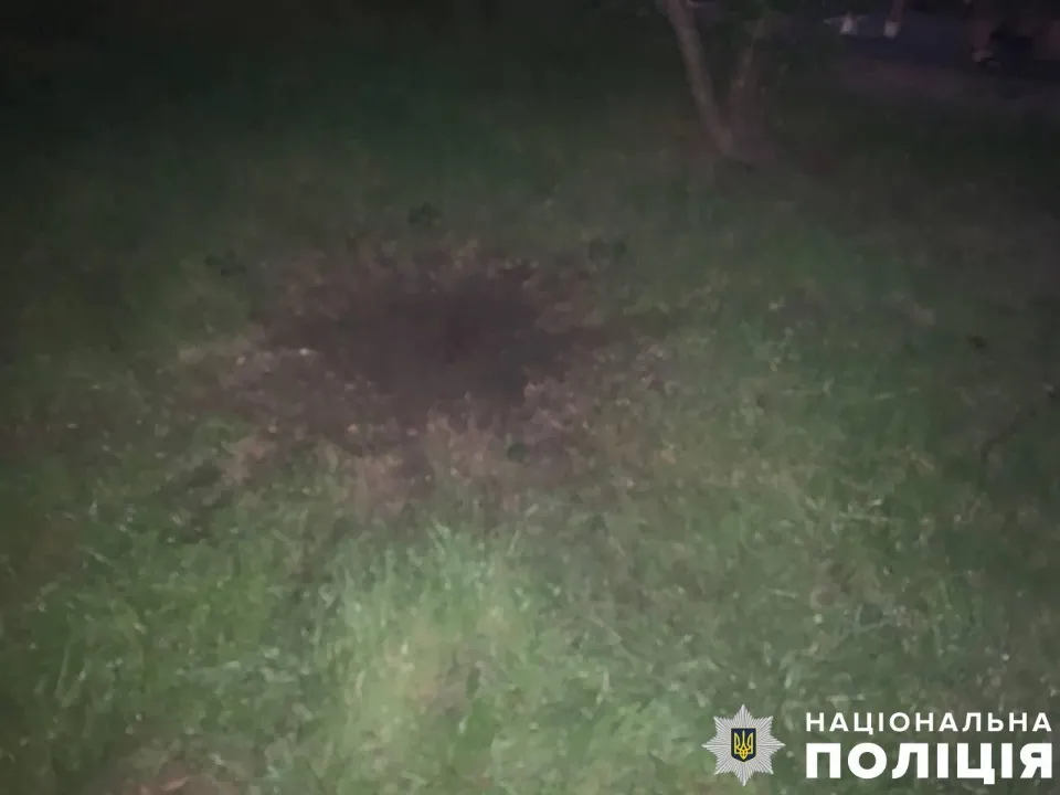 У Києві чоловік кинув гранату в багатоповерхівку: поранена жінка