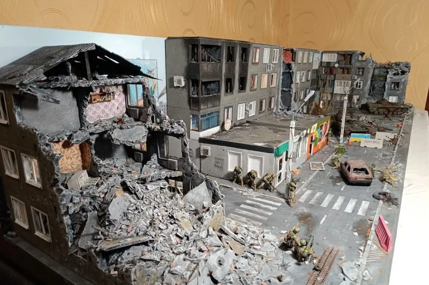 “Вітаю тебе, Бахмут”: майстер Артур Садиков присвятив свою роботу місту-фортеці