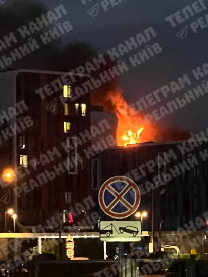 У Києві горів житловий комплекс (фото)