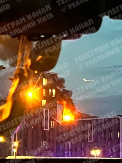 У Києві горів житловий комплекс (фото)