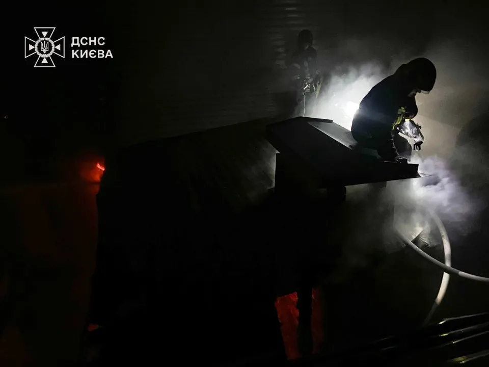 У Києві горів житловий комплекс (фото)