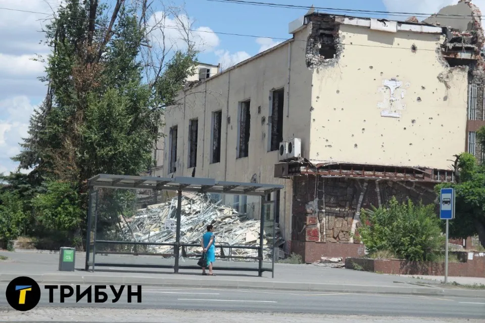 Маріуполь, зупинка, люди