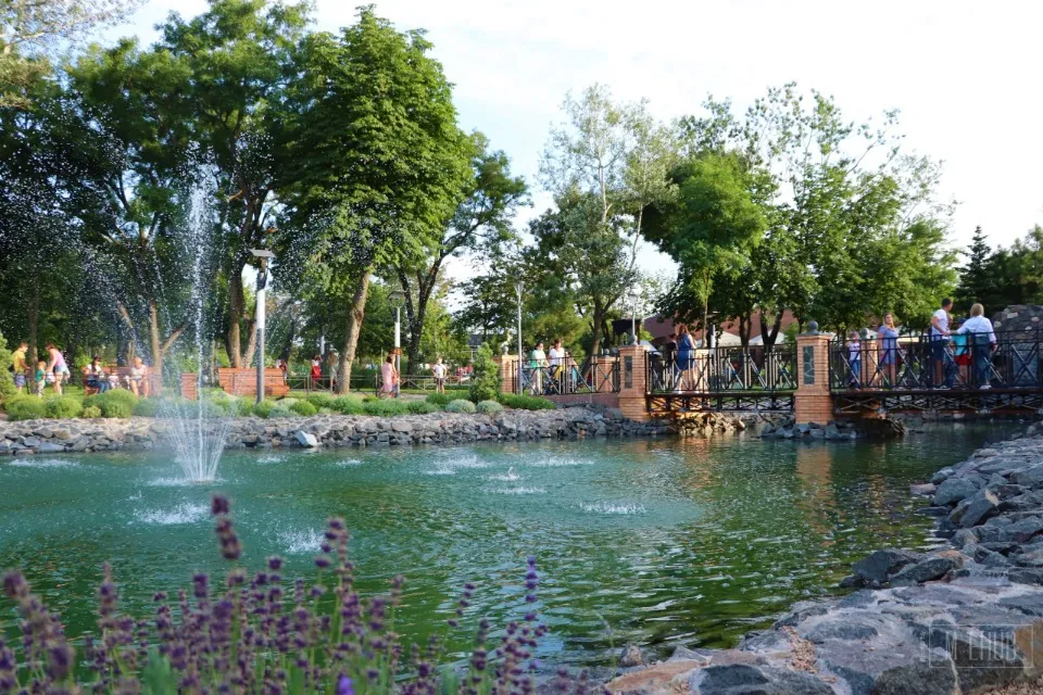 парк Веселка в Маріуполі до окупації