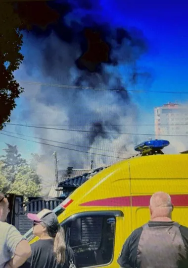 пожежа в Луганську, дим, горить будинок