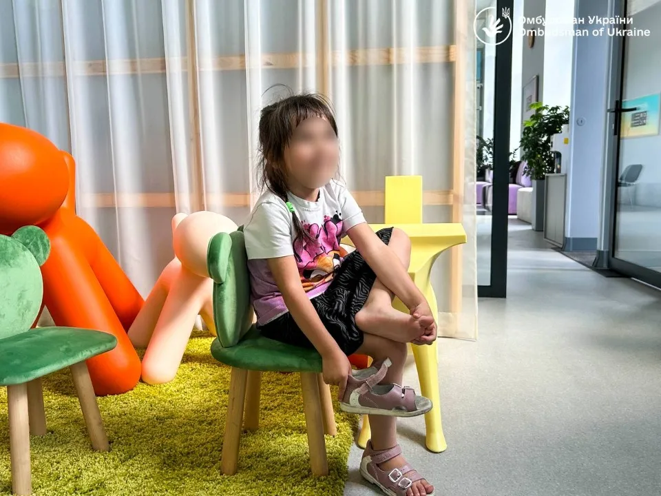 Діти — вдома: з окупованих територій повернули 12 українців