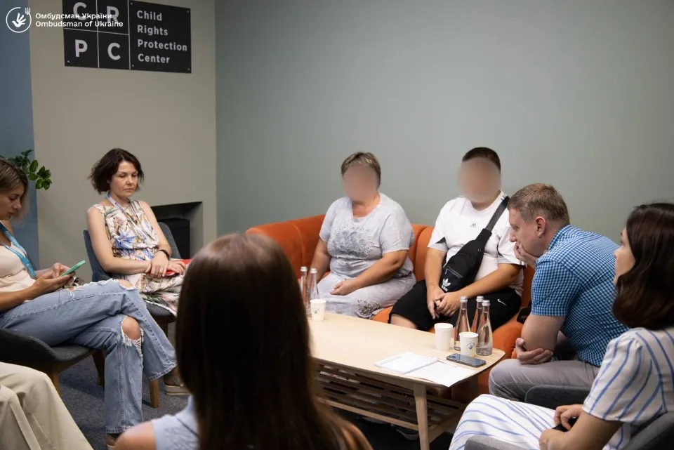 Діти — вдома: з окупованих територій повернули 12 українців