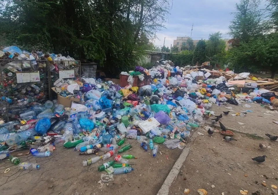 Сміття в Луганську