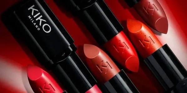 Стійкі губні помади