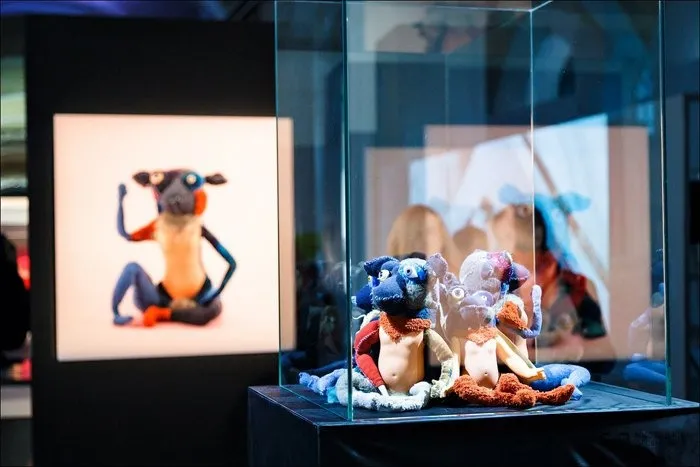 Робота Лії Достлєвої Кіноцефали Донбасу на бієнале молодого мистецтва Сьогодні, що так і не настало