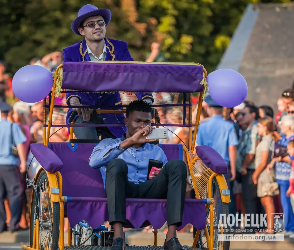день донецька 2013 карнавал