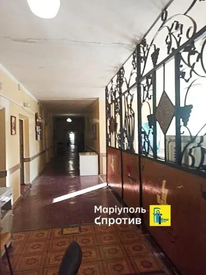 лікарня в Приморському районі Маріуполя (наразі - військовий шпиталь для окупантів)