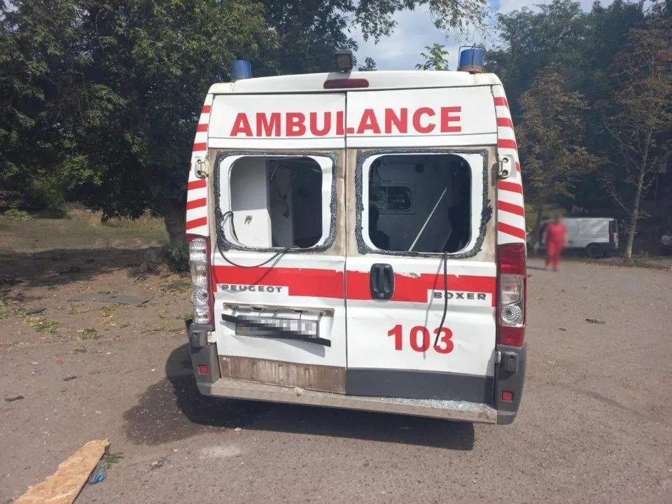 наслідки прицільного обстрілу медиків на Донеччині