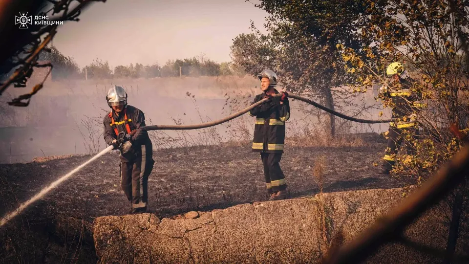 пожежа на Київщині, рятувальники ДСНС
