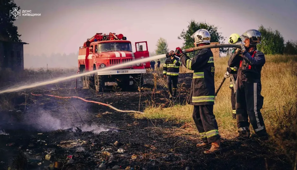 пожежа на Київщині, рятувальники ДСНС