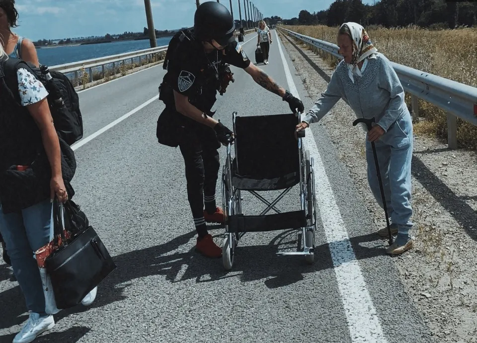 Перетин гуманітарного коридору Мокрани-Доманове