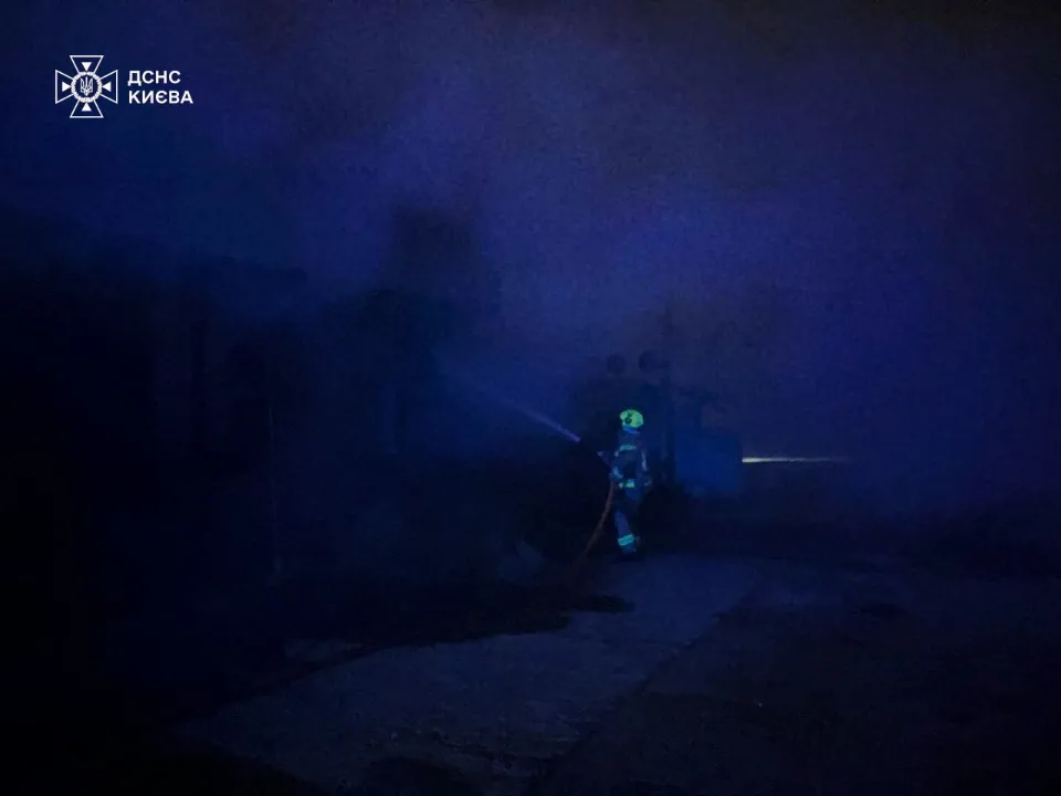У Києві горіла СТО