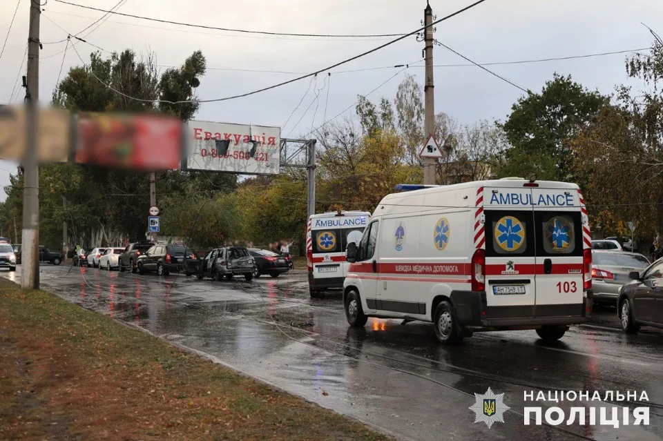 Слов'янськ дорога машини наслідок обстрілу швидка