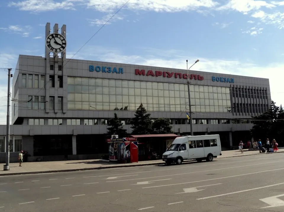 Маріуполь, залізничний вокзал до війни