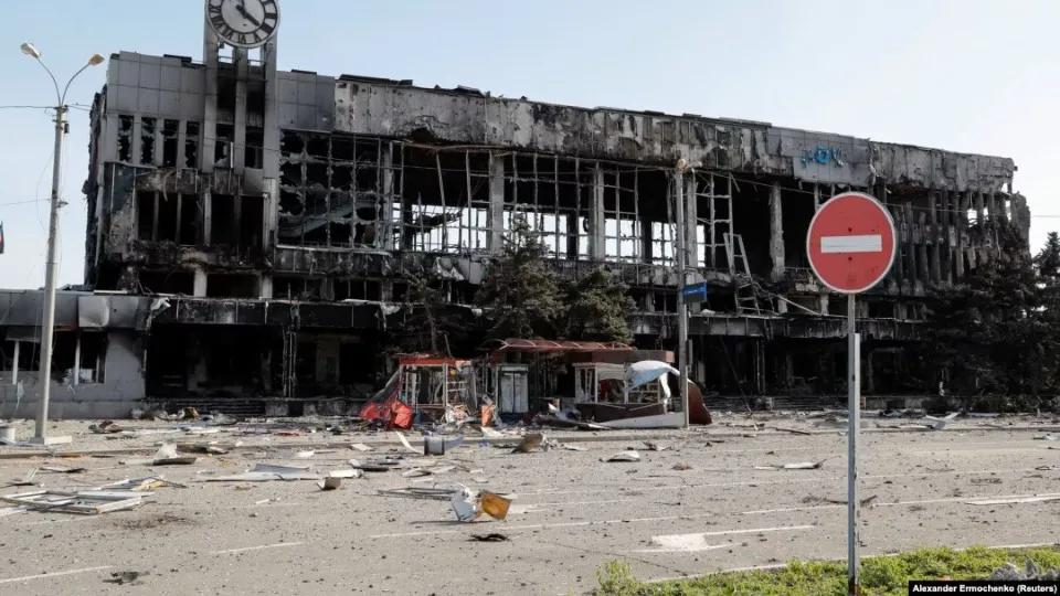 Маріуполь, залізничний вокзал після блокади