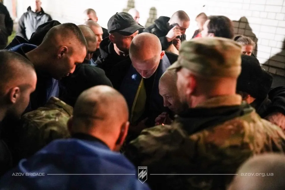 повернені з полону азовці