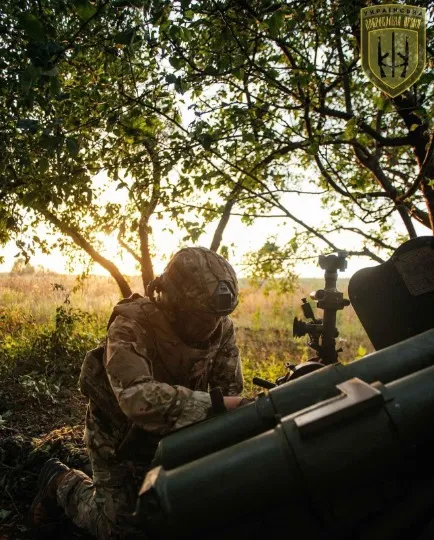 Дивізійна гармата Д-44 калібру 85 мм в руках бійців Окремого загону вогневої підтримки «Сліпа лють»