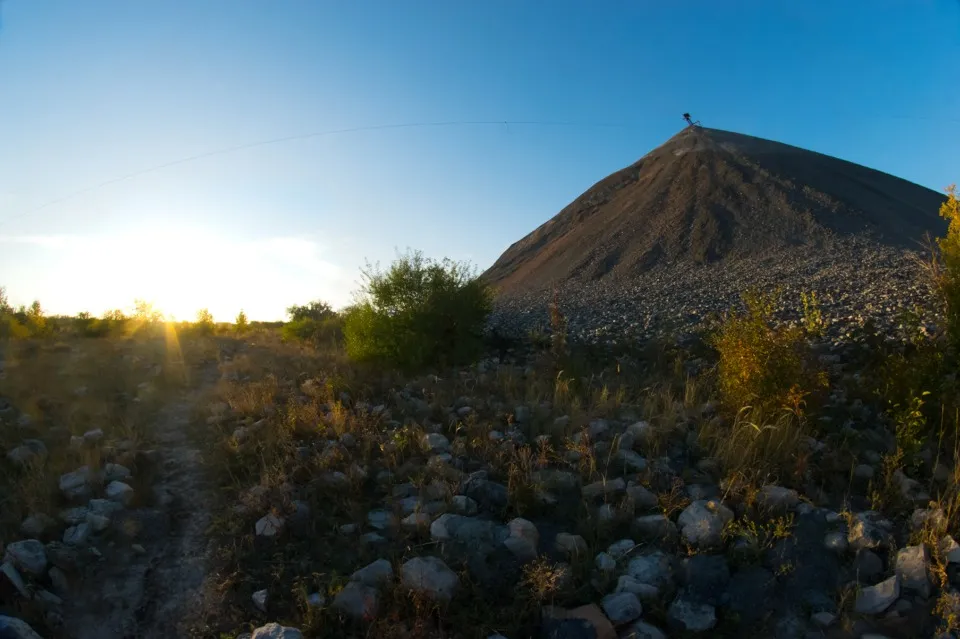 Зустріч заходу Сонця біля шахти Мельнікова
