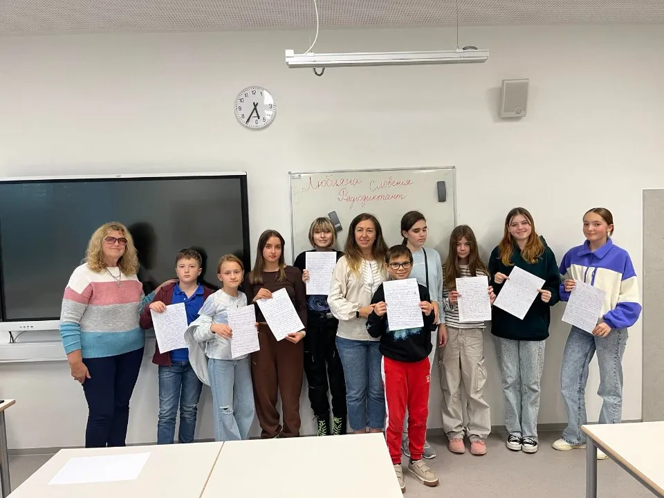 27 жовтня учні школи Рукавичка, їхні батьки, вчителі, небайдужа громада і навіть волонтерка, яка н