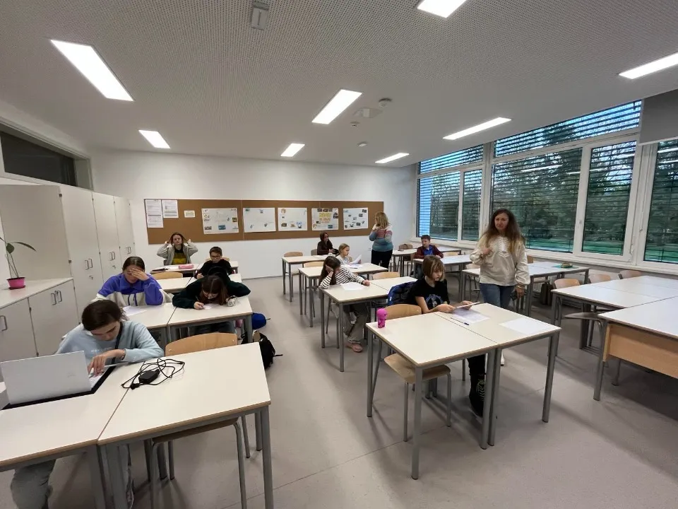 27 жовтня учні школи Рукавичка, їхні батьки, вчителі, небайдужа громада і навіть волонтерка, яка н