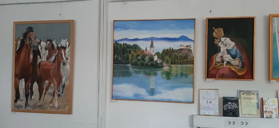 Художня виставка Наталії Крутякової, яка була представлена в приміщенні культурно-освітнього товарис