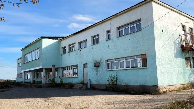 школа в Новодмитрівці