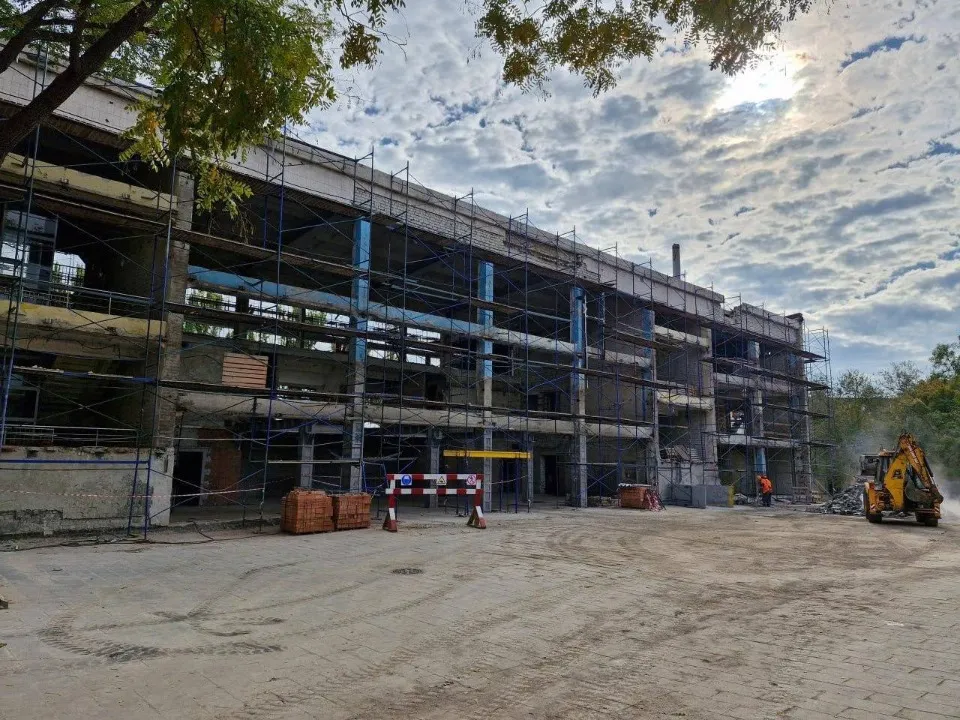 басейн Нептун у Маріуполі