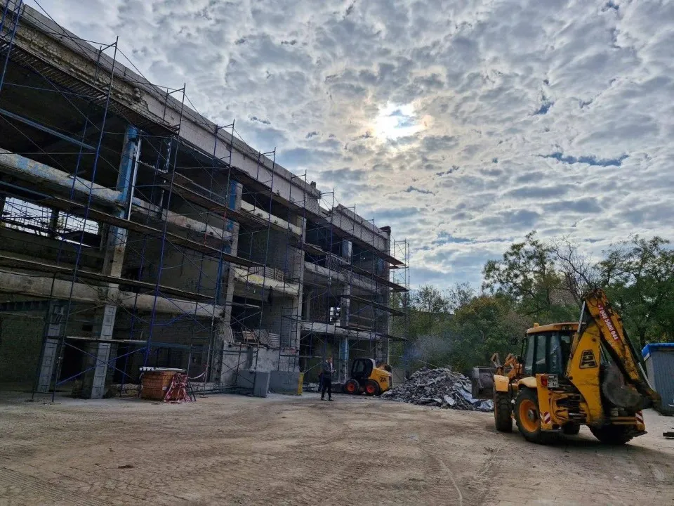 басейн Нептун у Маріуполі