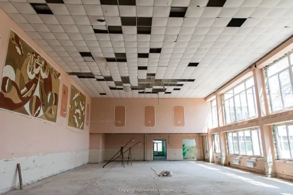 монументальне панно в Маріуполі