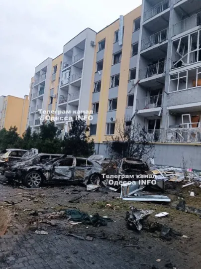 Наслідки влучання в житловий комплекс 7 небо в Одесі