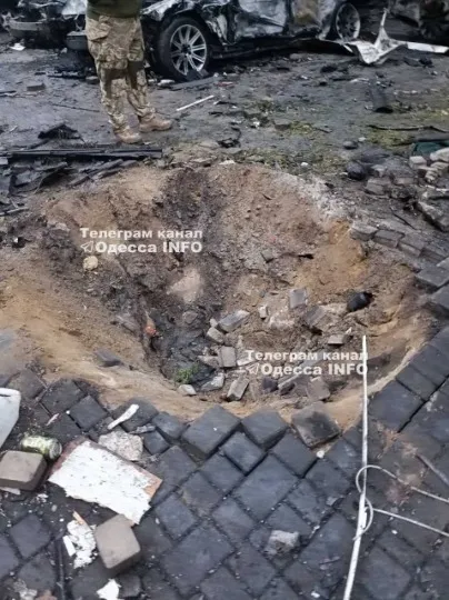 Наслідки влучання в житловий комплекс 7 небо в Одесі