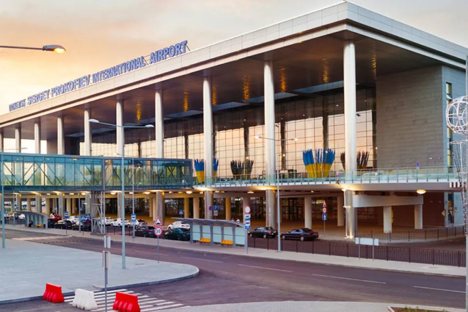 Донецький аеропорт до війни