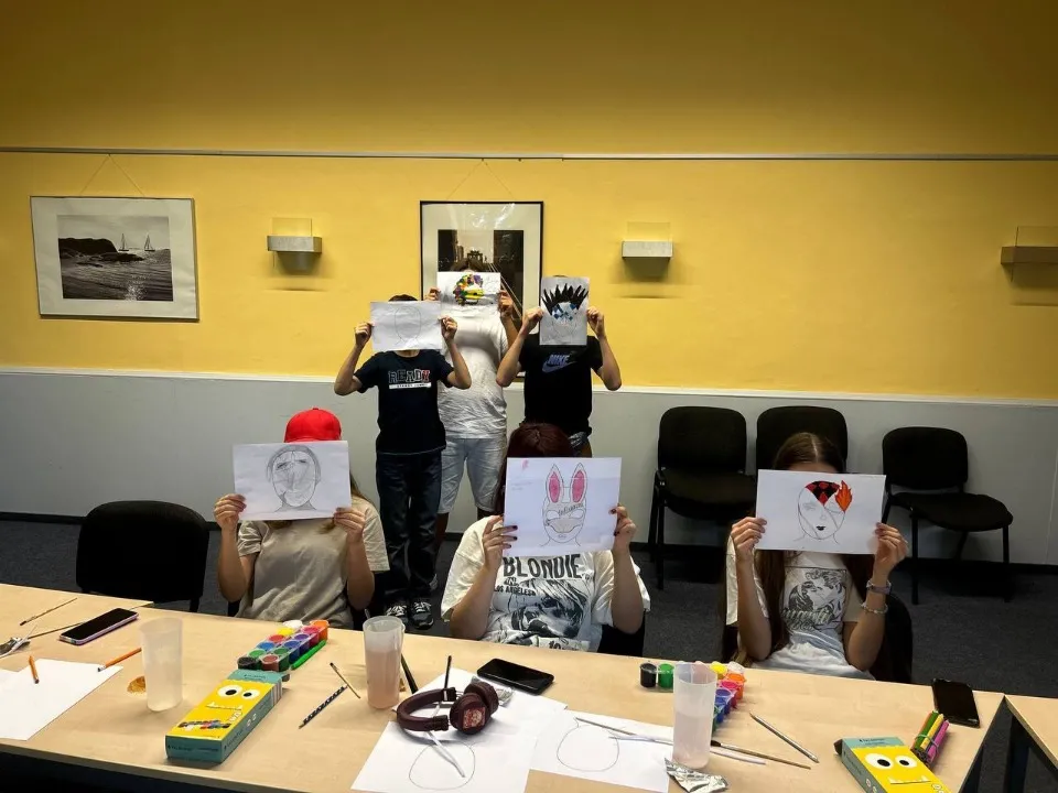 Фото з курсів психологічної підтримки дітей