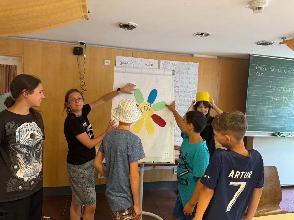 Мовний табір